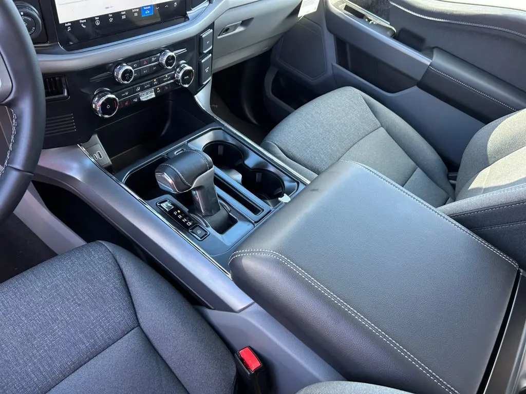 2025 Ford F-150 Lightning XLT photo 20