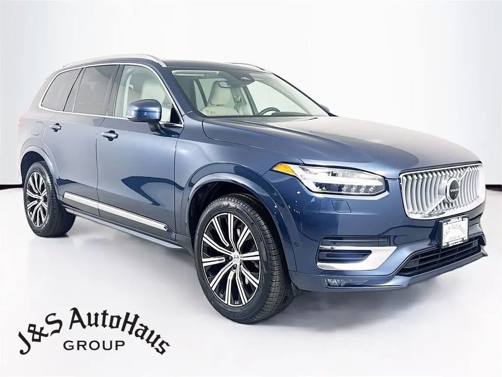 2023 Volvo XC90 Plus's photo