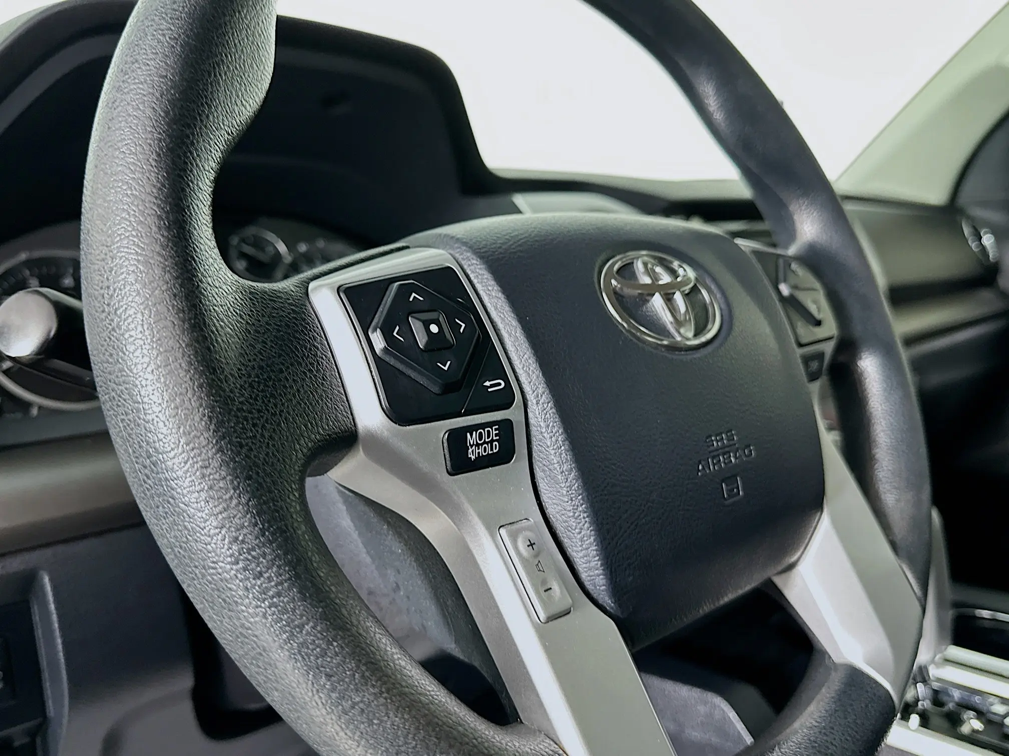 2017 Toyota Tundra SR5 CrewMax photo 22