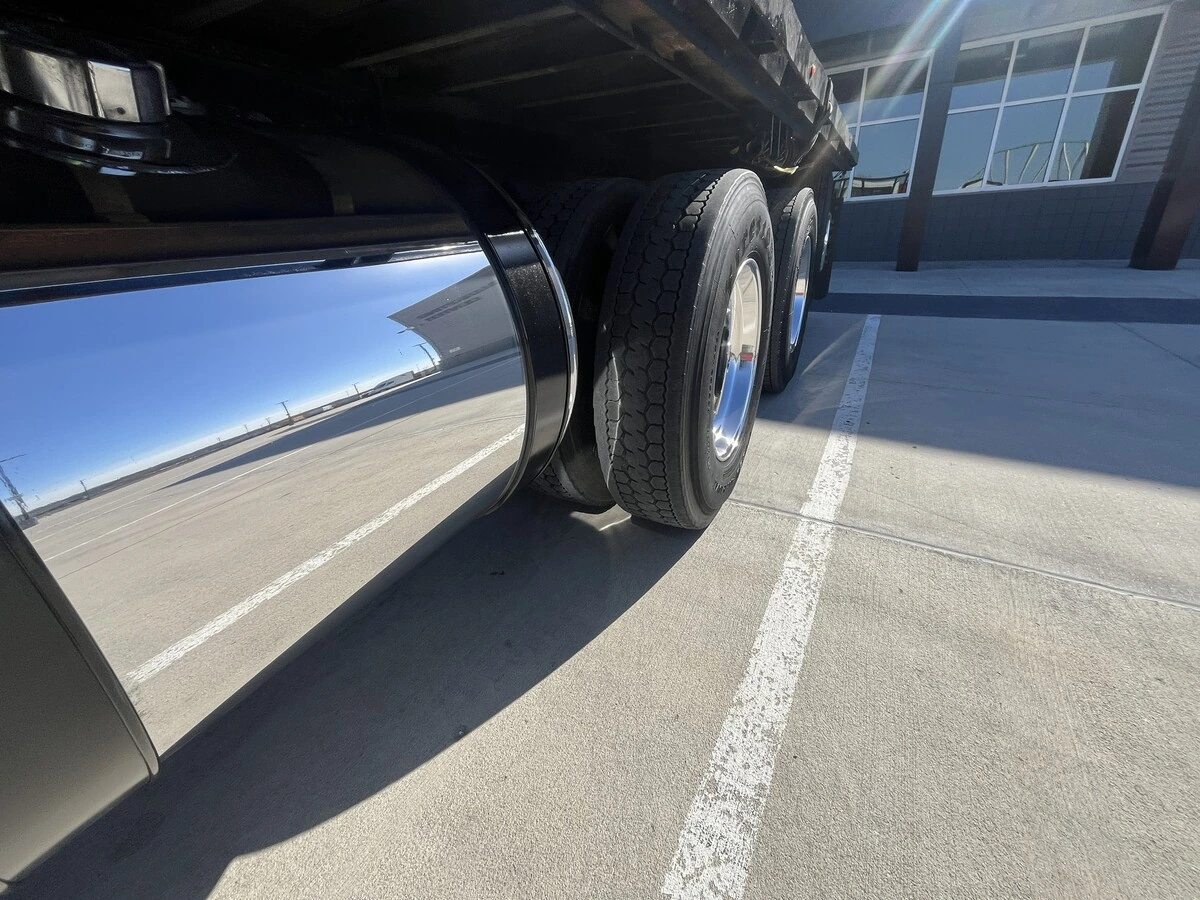 2018 Freightliner 114SD - image 29