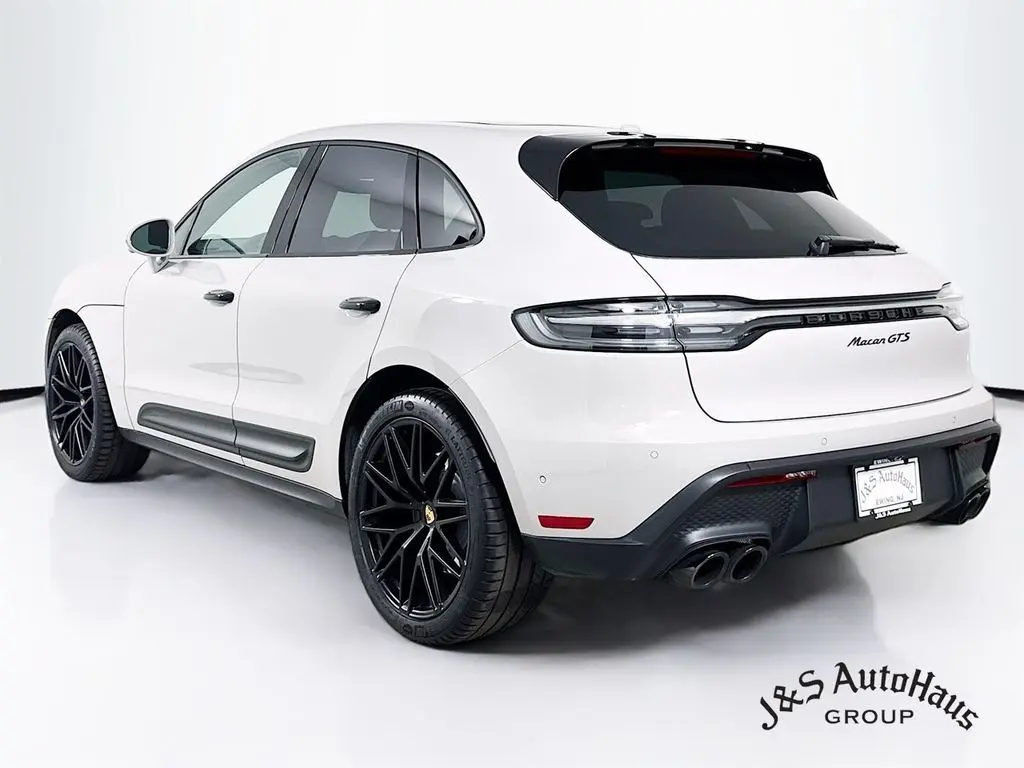 2024 Porsche Macan GTS photo 3