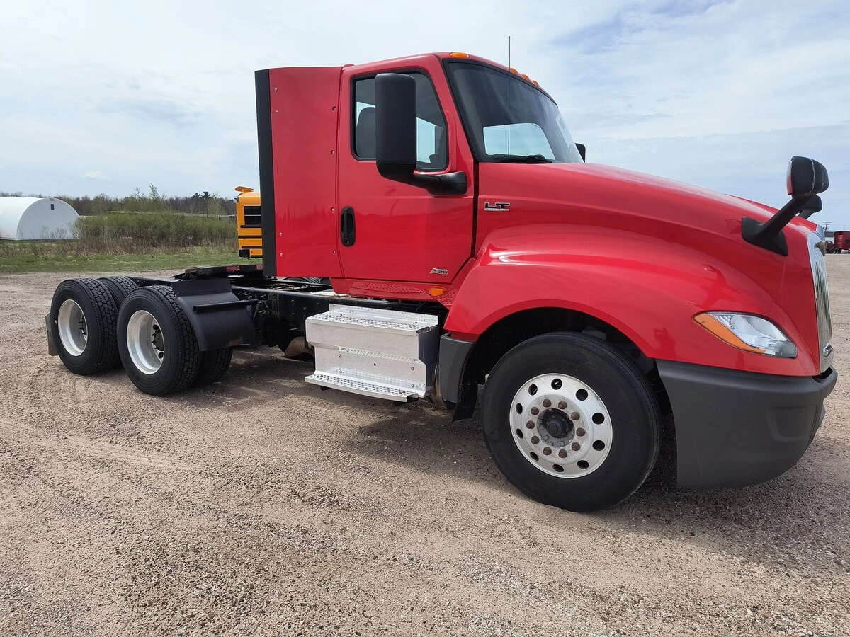 2020 International LT in Chippewa Falls, WI — photo 3