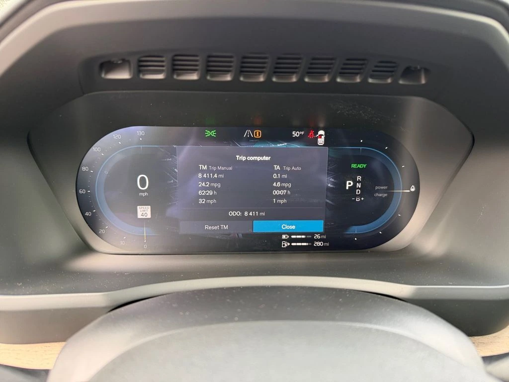 2025 Volvo - image 26