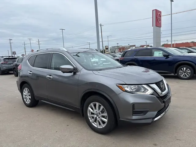 Used 2018 Nissan Rogue SV with VIN KNMAT2MT9JP604277 for sale in Joplin, MO