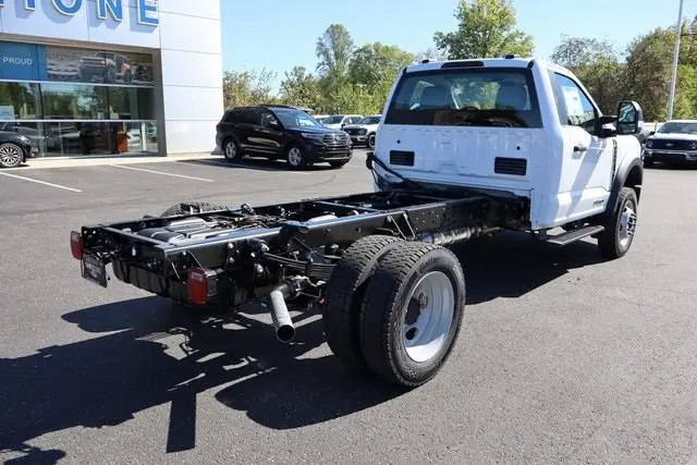 2026 Ford F-550 photo 3