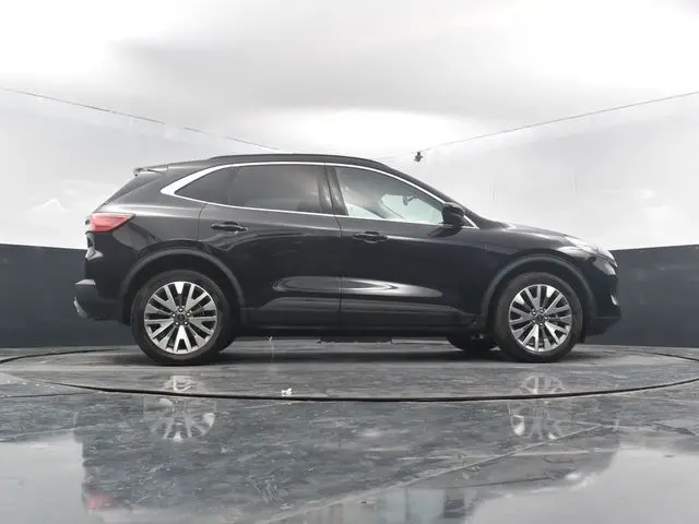 2022 Ford Escape Titanium photo 34