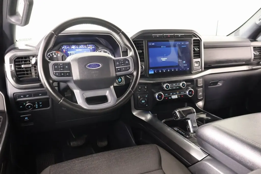 2023 Ford F-150 XLT photo 2