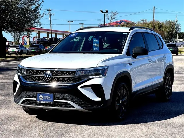 2023 Volkswagen Taos S photo 3