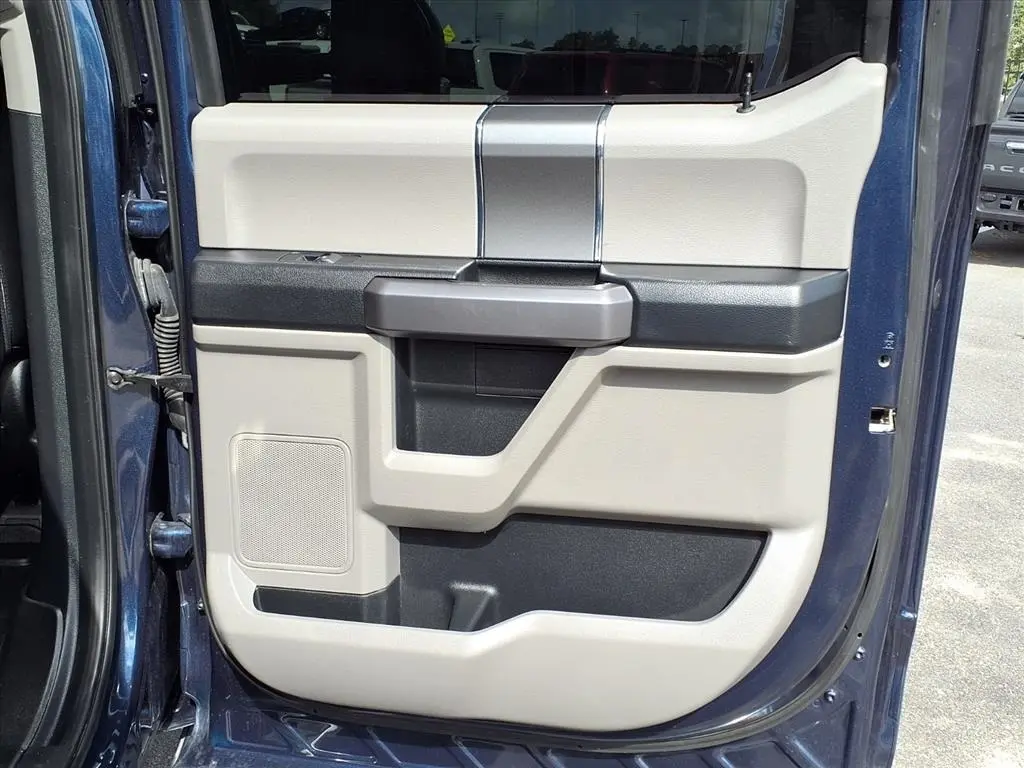 2019 Ford F-150 XLT photo 13