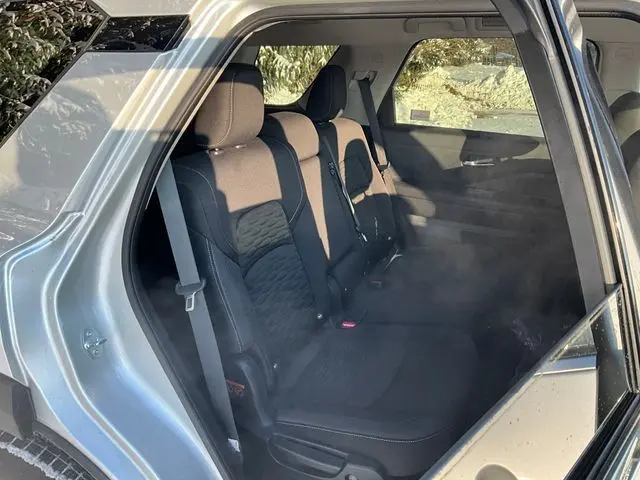 2022 Nissan Pathfinder SV photo 3