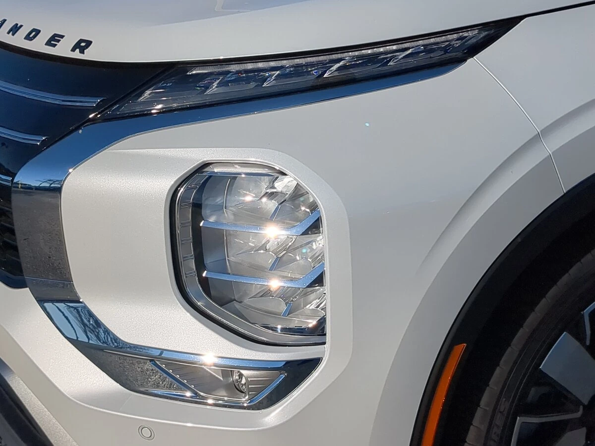2026 Mitsubishi Outlander SEL - Photo 10