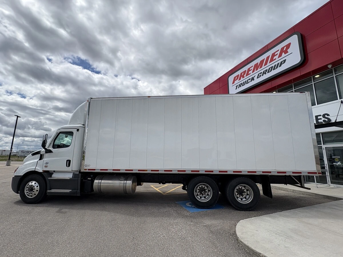 2026 Freightliner Cascadia in St. Catharines, ON — photo 8