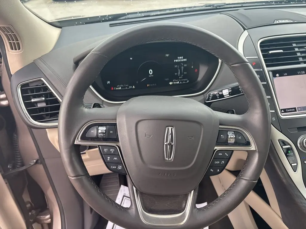 2019 Lincoln Nautilus Reserve photo 21