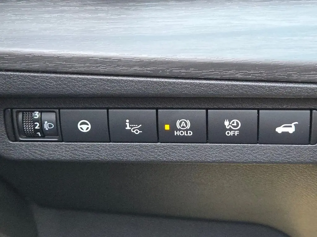 2023 Nissan ARIYA Platinum e-4ORCE photo 16