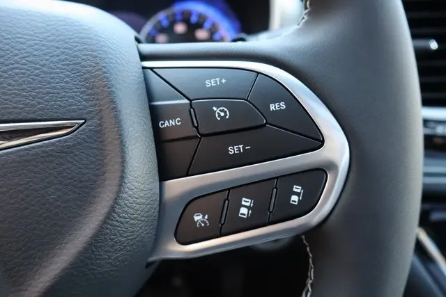 2026 Chrysler Pacifica photo 15