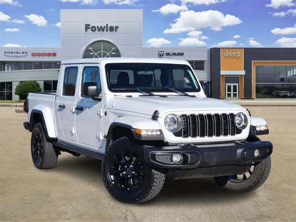 2024 Jeep Gladiator Nighthawk's photo