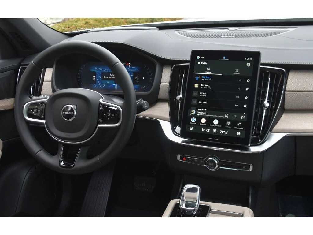 2026 Volvo - image 18