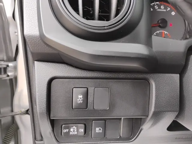2020 Toyota Tacoma SR5 photo 10