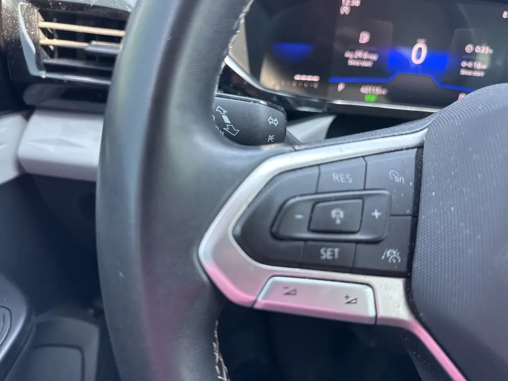 2022 Volkswagen Taos S photo 16