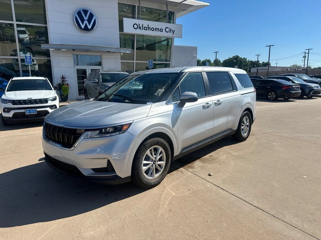 2023 Kia Carnival LX Seat Package