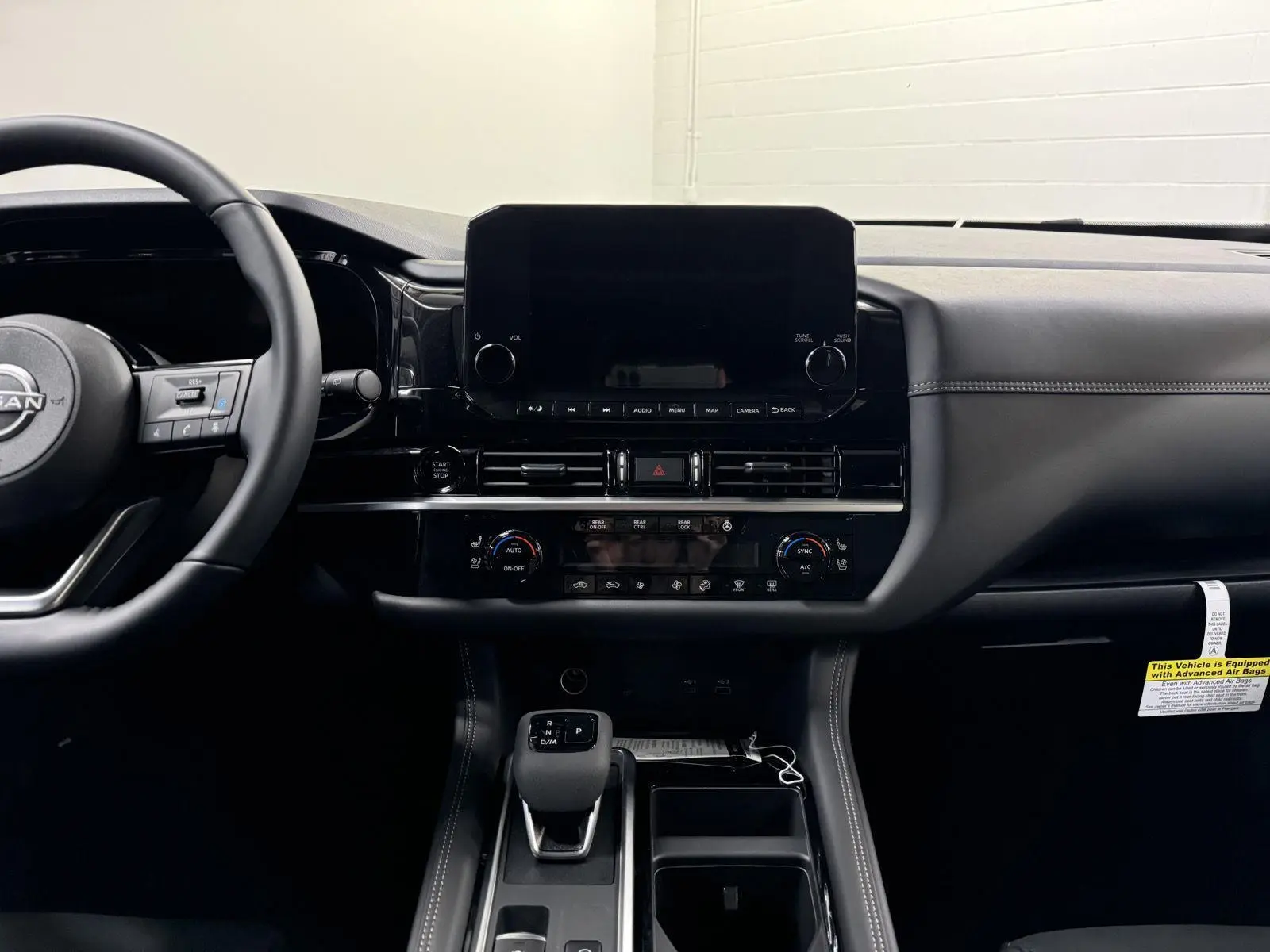 2025 Nissan Pathfinder Platinum photo 14