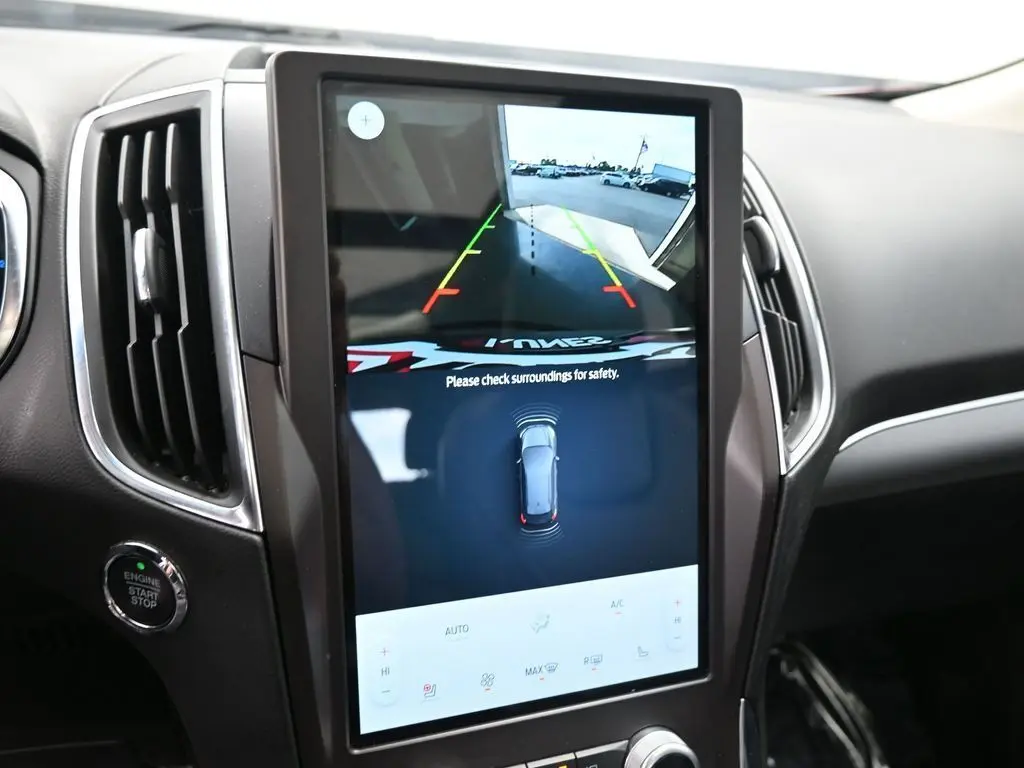 2021 Ford Edge Titanium photo 27