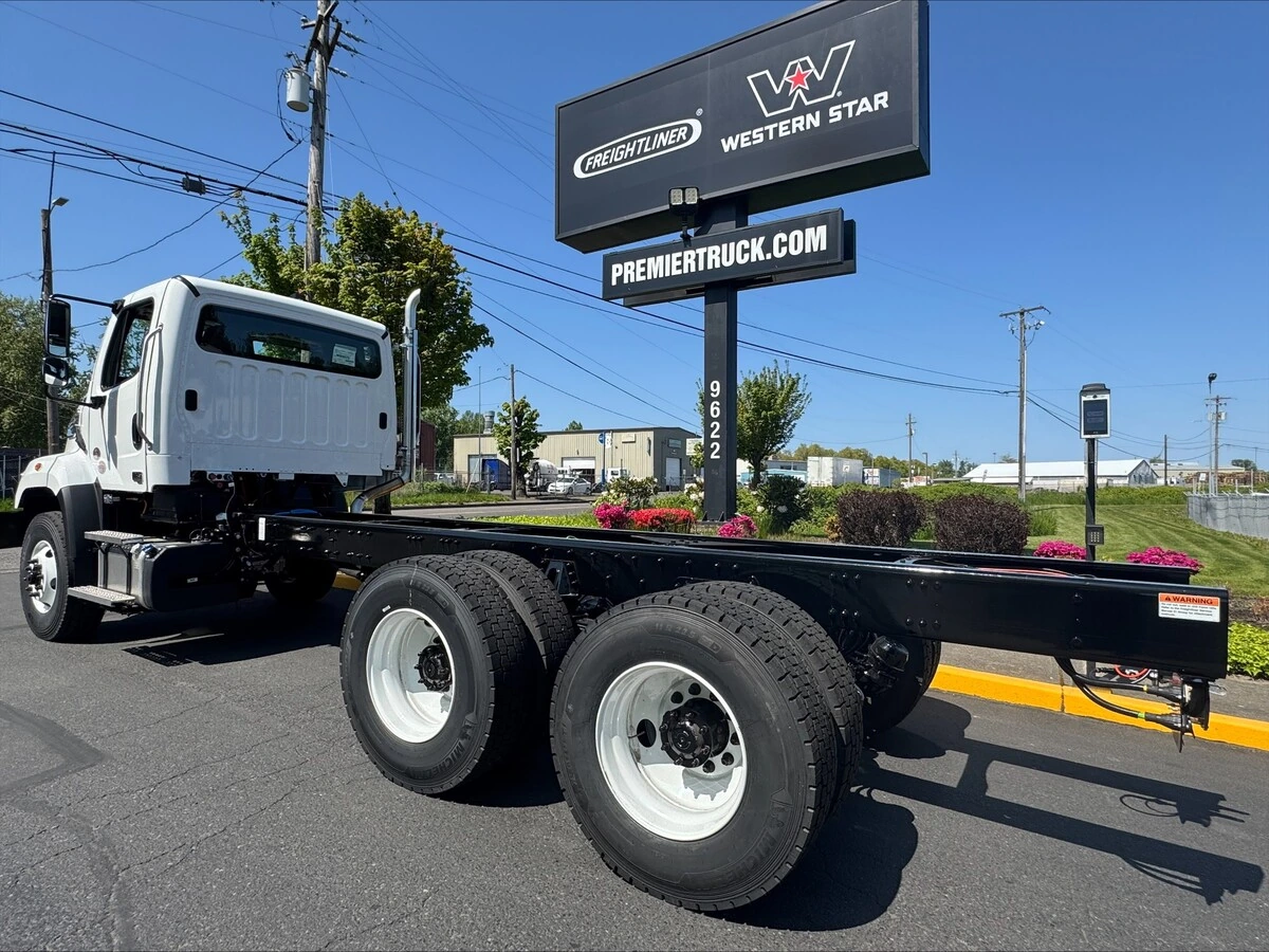 2025 Freightliner 108SD in Portland, OR — photo 5