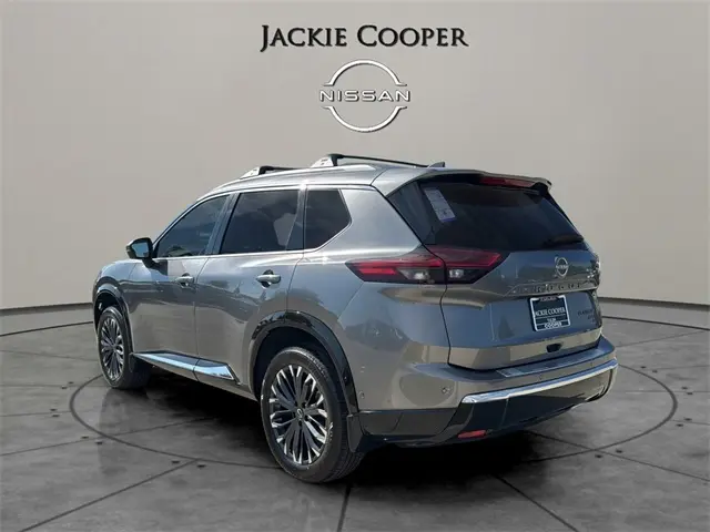 2026 Nissan Rogue Platinum photo 3