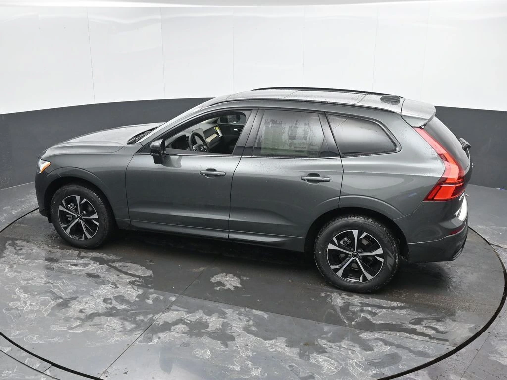 2026 Volvo - image 36