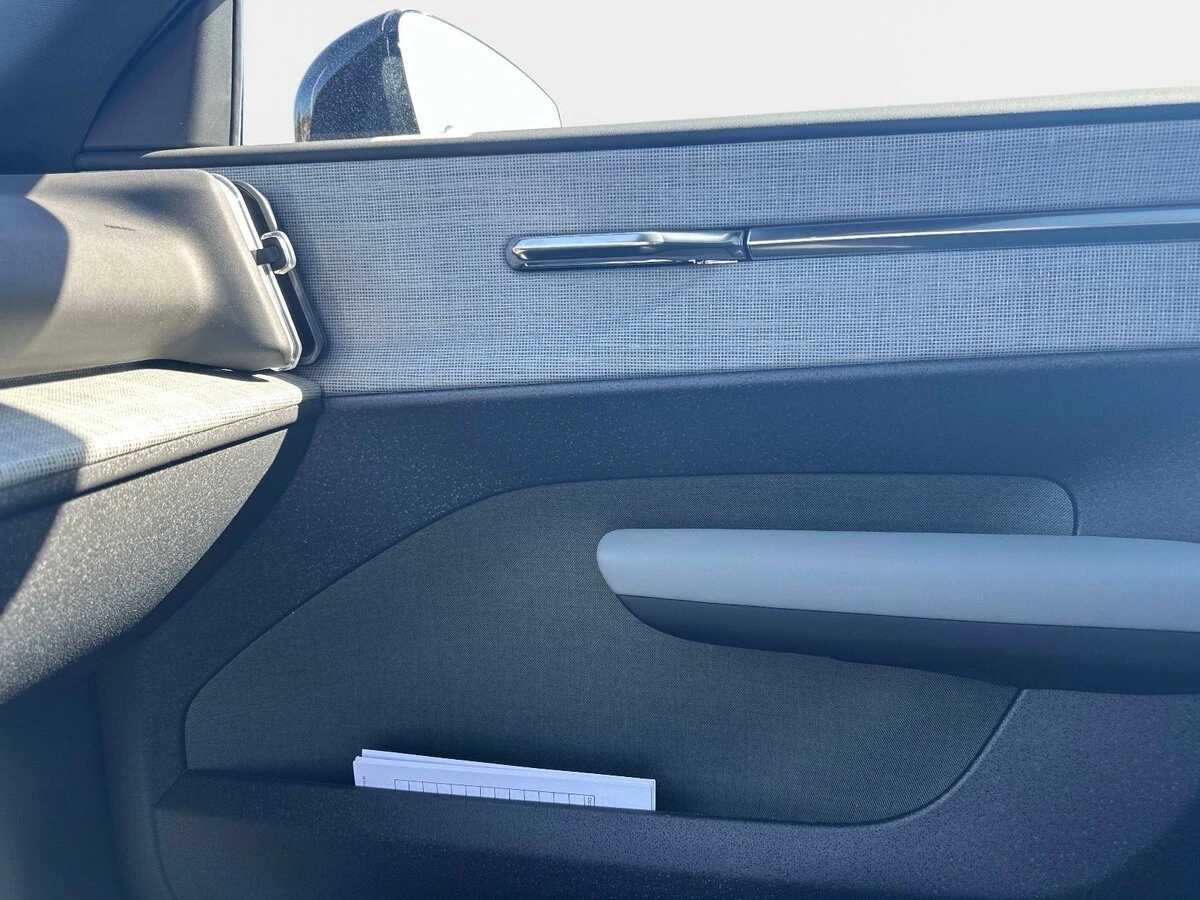 2026 Volvo - image 20