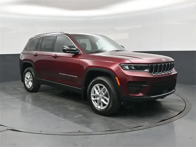 2025 Jeep Grand Cherokee Laredo's photo