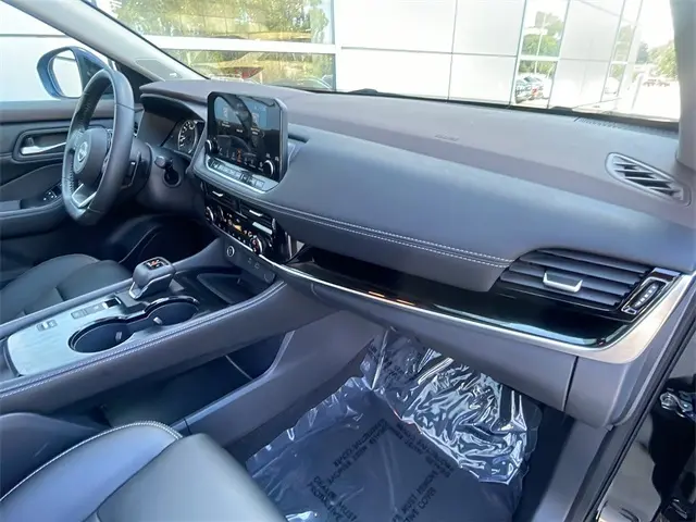 2023 Nissan Rogue SL photo 12