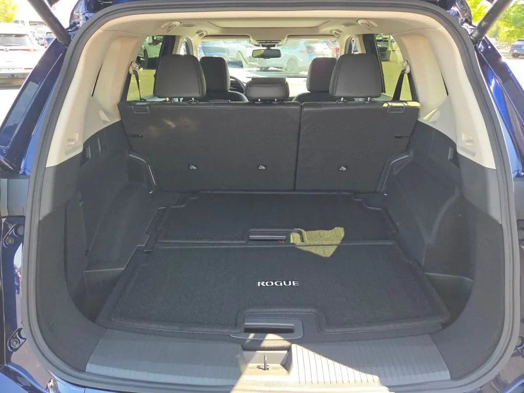 2026 Nissan Rogue Platinum photo 15