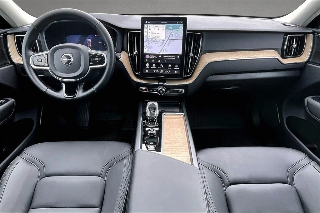 2026 Volvo - image 7