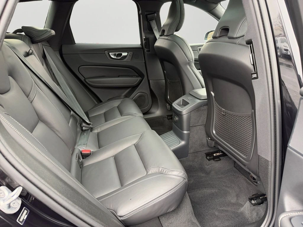 2024 Volvo - image 9
