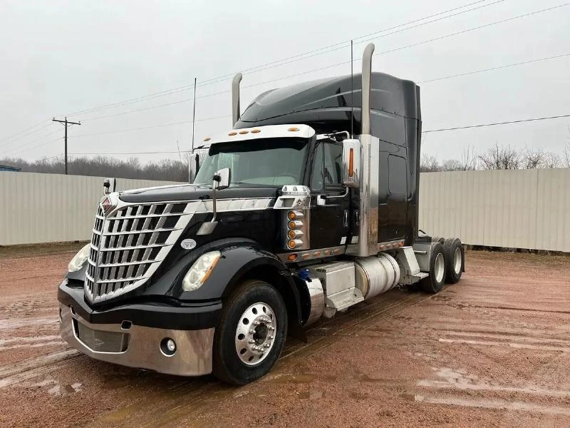 2015 International LoneStar - image 1