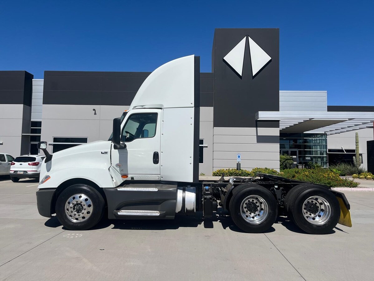 2022 International LT in Phoenix, AZ — photo 2