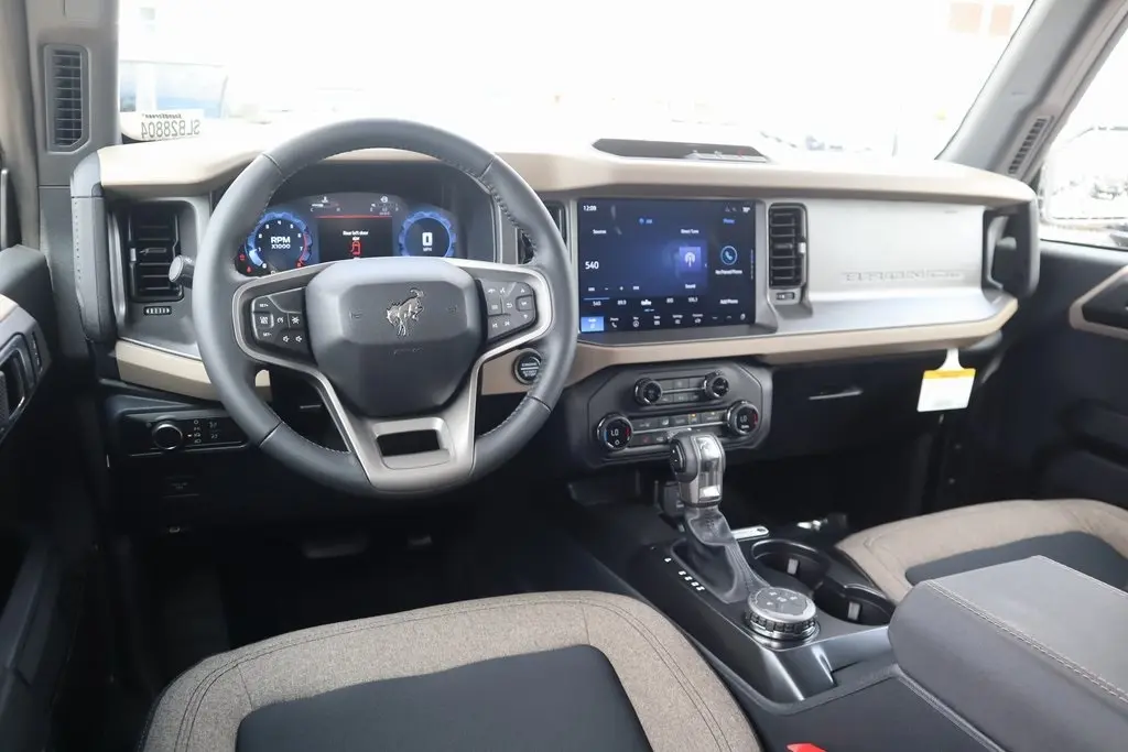 2025 Ford Bronco Big Bend photo 2