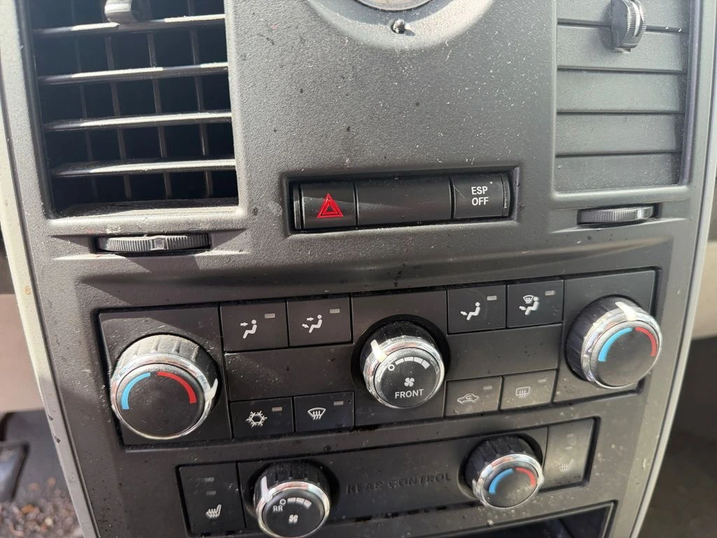 2008 Chrysler Town & Country Touring - Photo 26