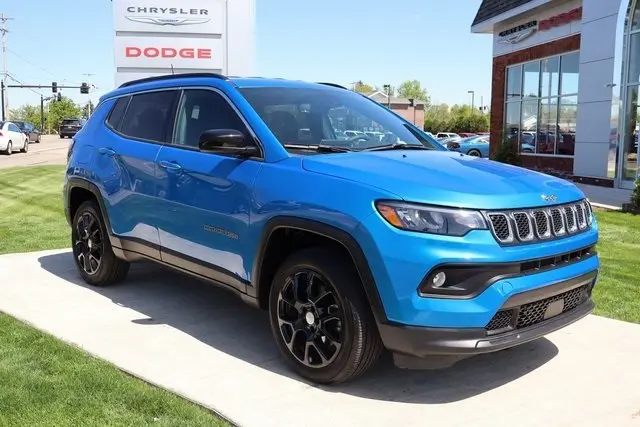 Used 2023 Jeep Compass Latitude Lux with VIN 3C4NJDFNXPT507966 for sale in Aurora, OH