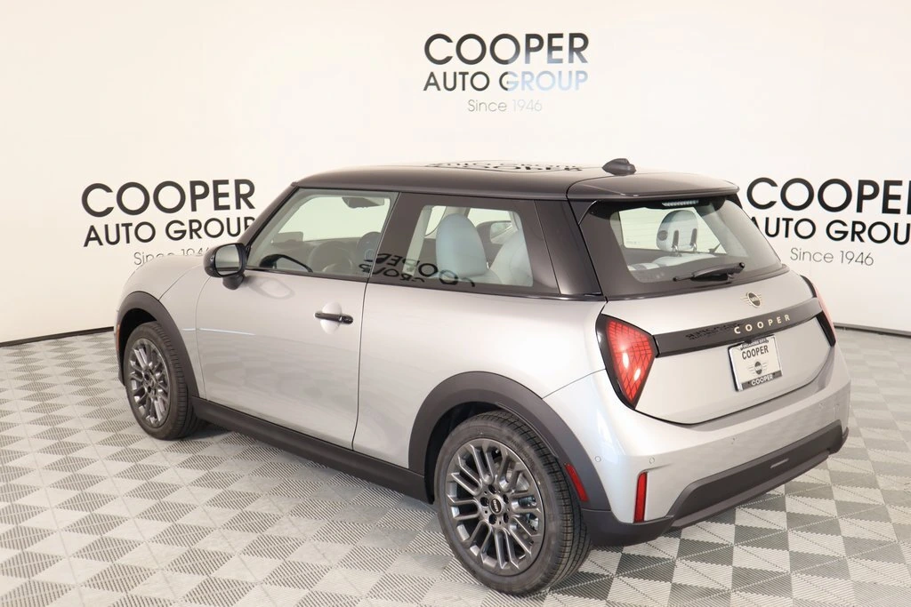 2025 MINI Hardtop 2 Door Base - Photo 22