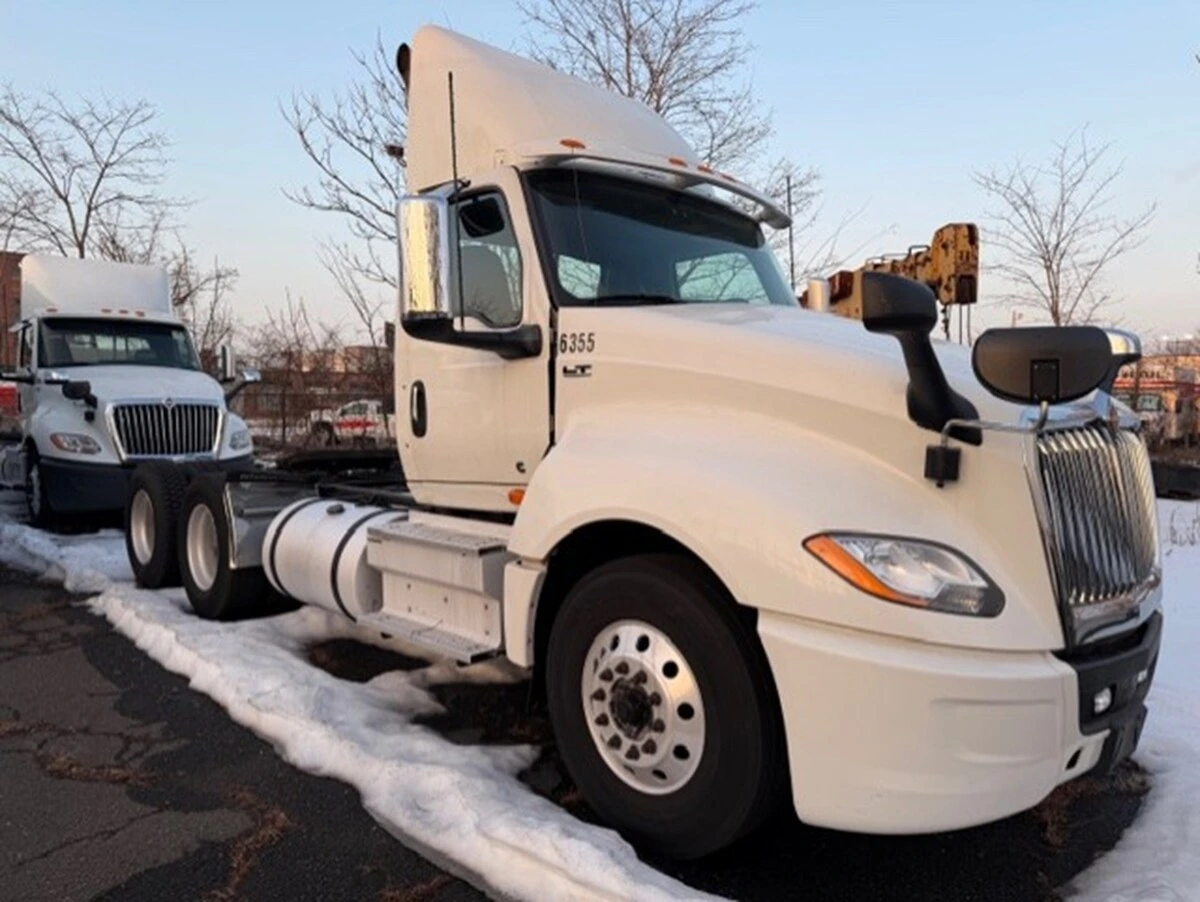 2020 International LT in Bridgeport, CT — photo 2
