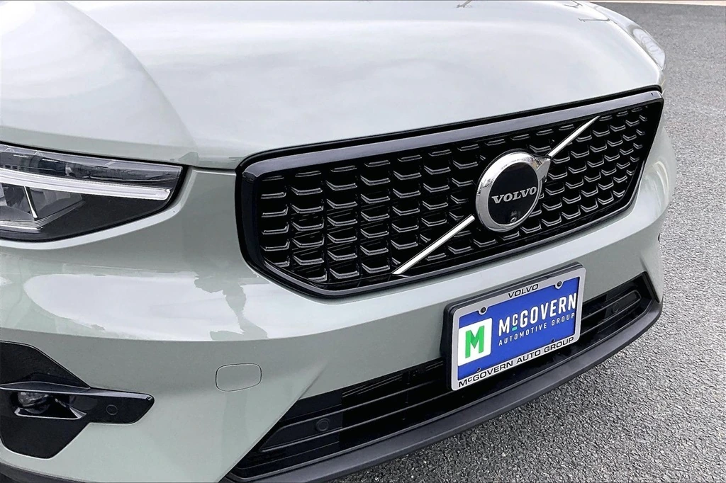 2024 Volvo - image 33