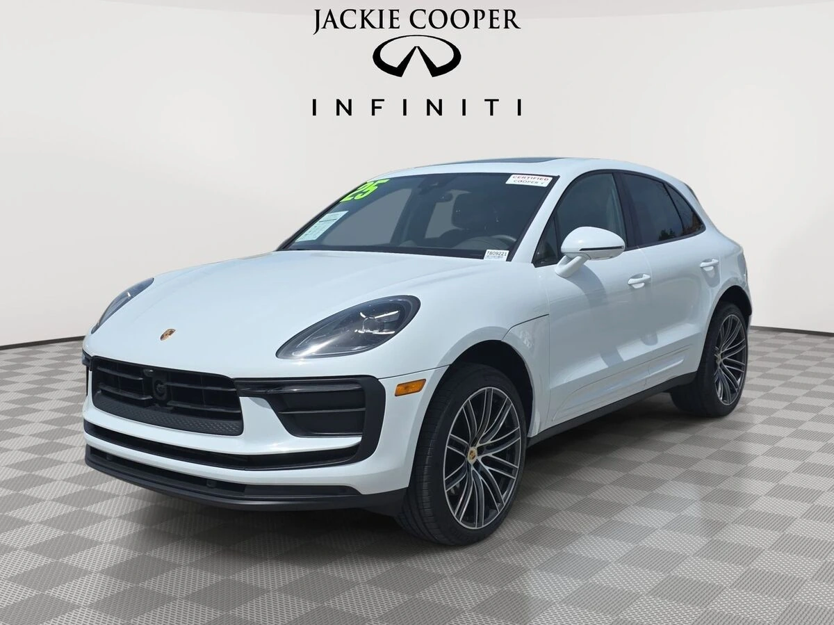2025 Porsche Macan Base