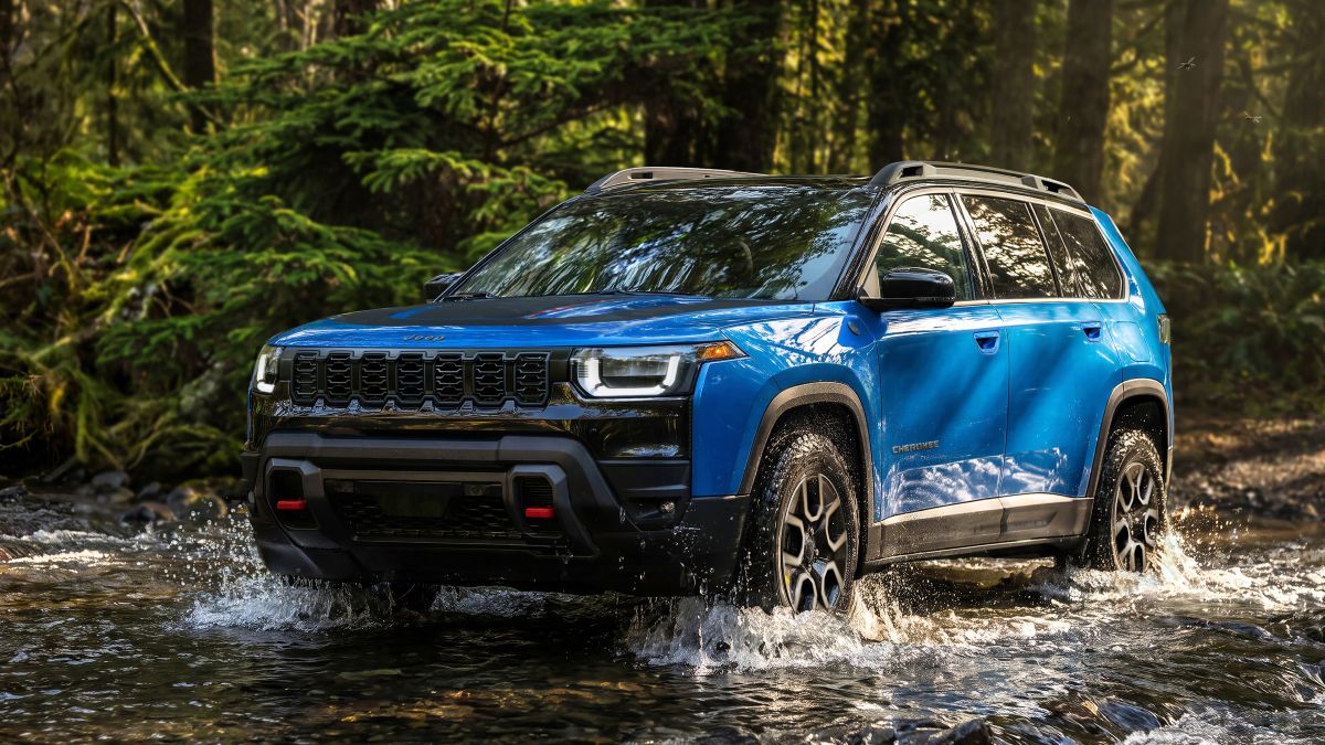 2027 Jeep Cherokee Trailhawk Exterior Driver Side Front Profile