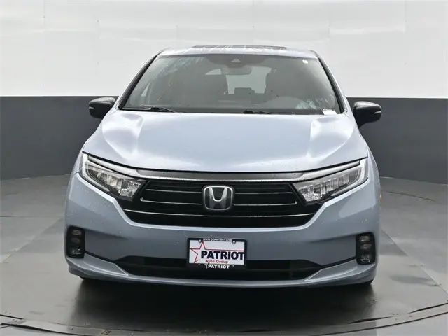 2023 Honda Odyssey Sport photo 3