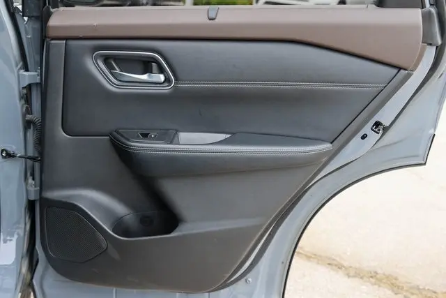 2021 Nissan Rogue SL photo 18