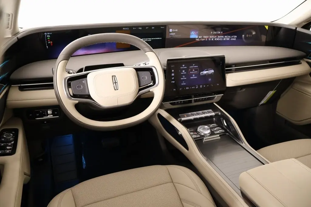 2025 Lincoln Nautilus Premiere photo 2