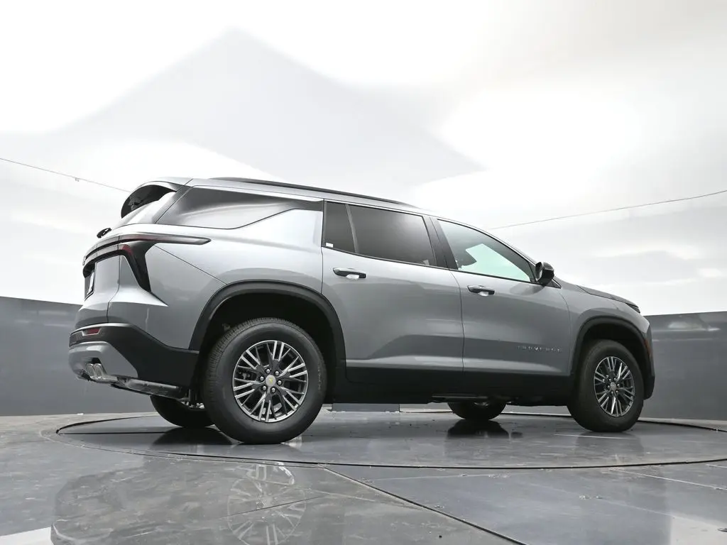 2026 Chevrolet Traverse 2LT photo 36