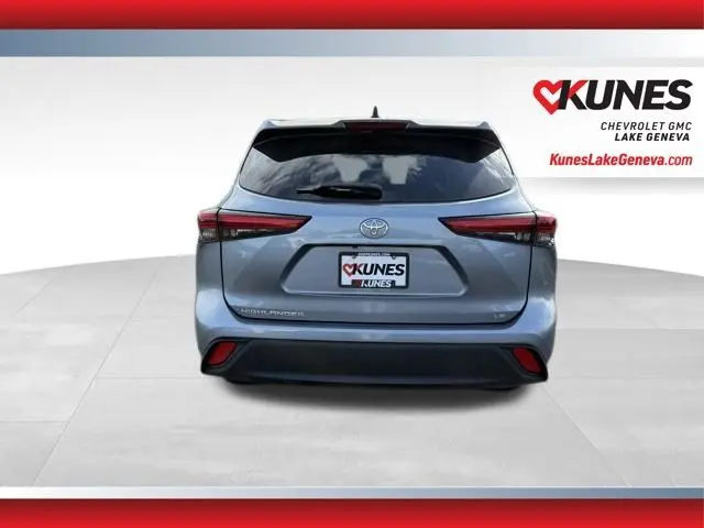 2023 Toyota Highlander L photo 4